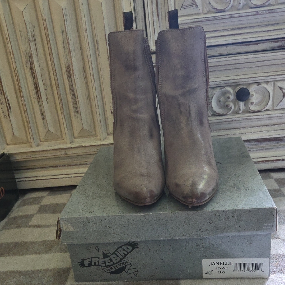 Freebird By Steven - Janelle Stone Ankle Booties